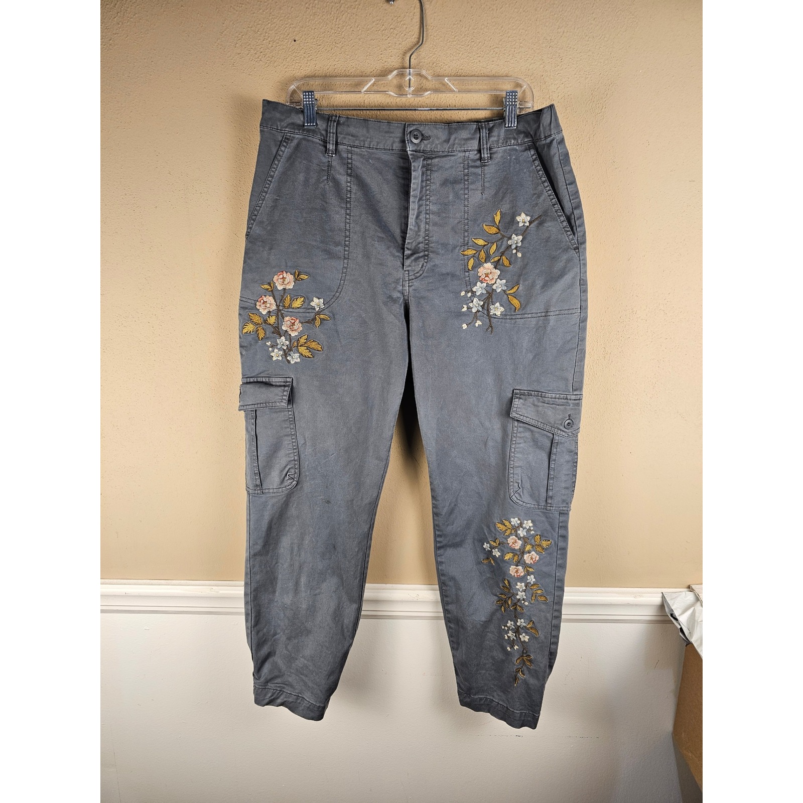 Sundance Womens Gray Embroidered Cargo Pants 16